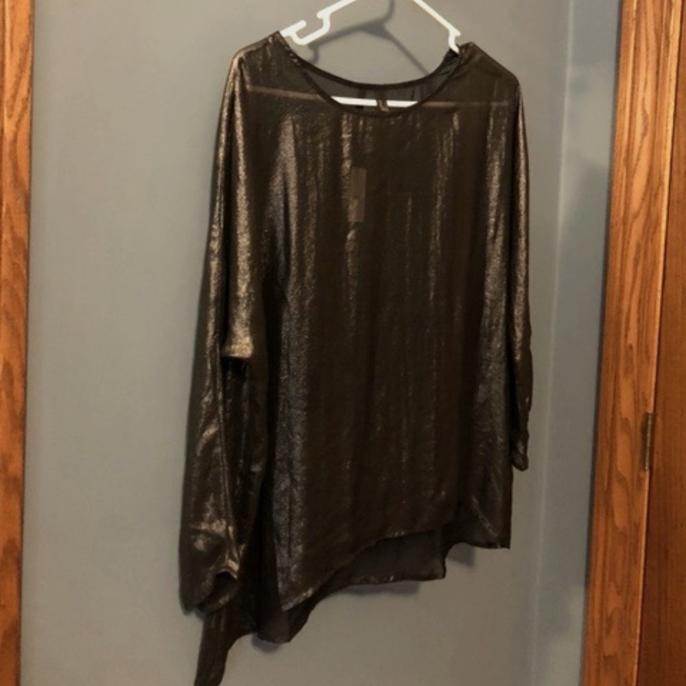 Metallic overlay top
